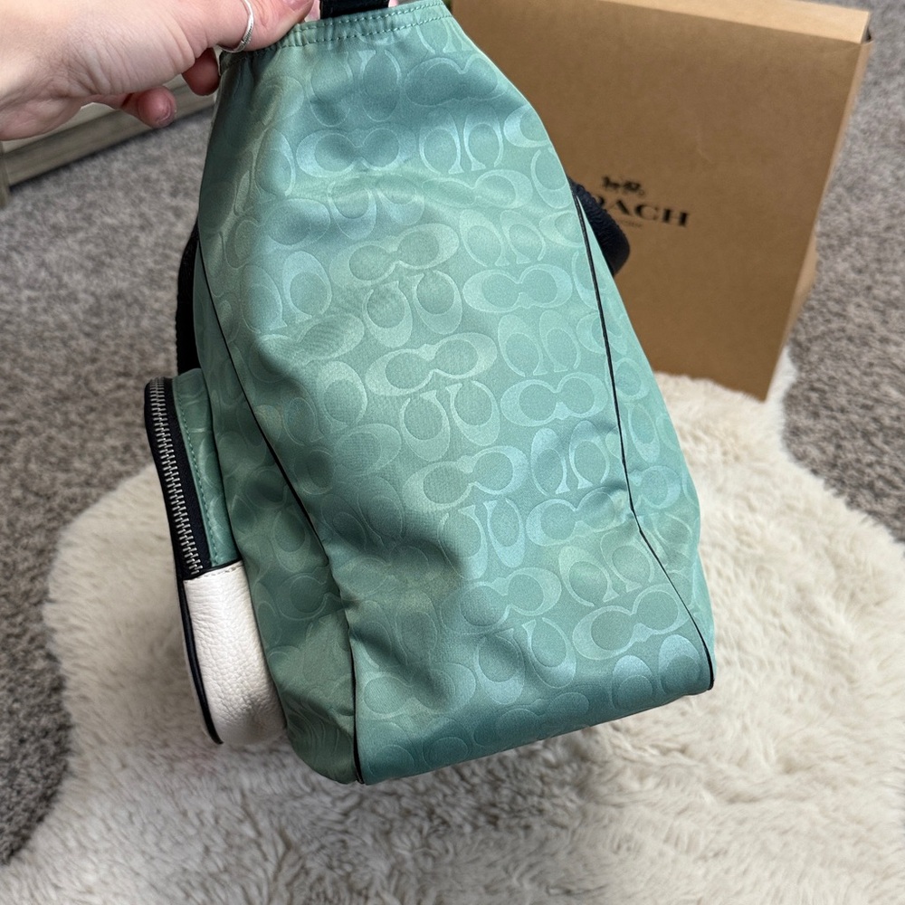 ✨ Coach Washed Green Court Tote In Colorblock Signature Nylon✨ - Picture 5 of 16